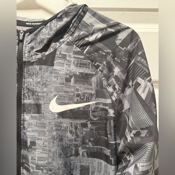 Nike 2018 Chicago Marathon Running Jacket - Picture 3 of 9